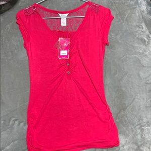 Candie’s V-Neck
